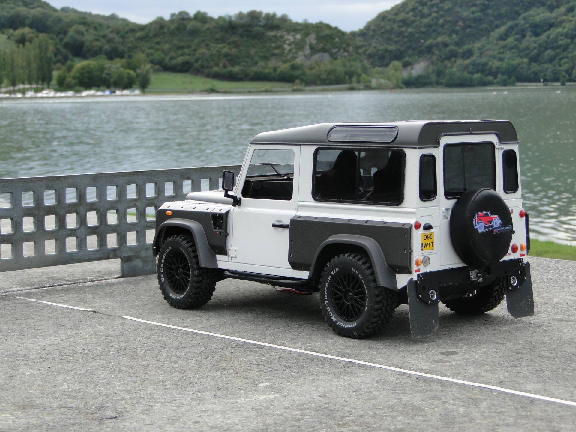 Landrover-Kahn-D90-Mr.Boat-epoxy