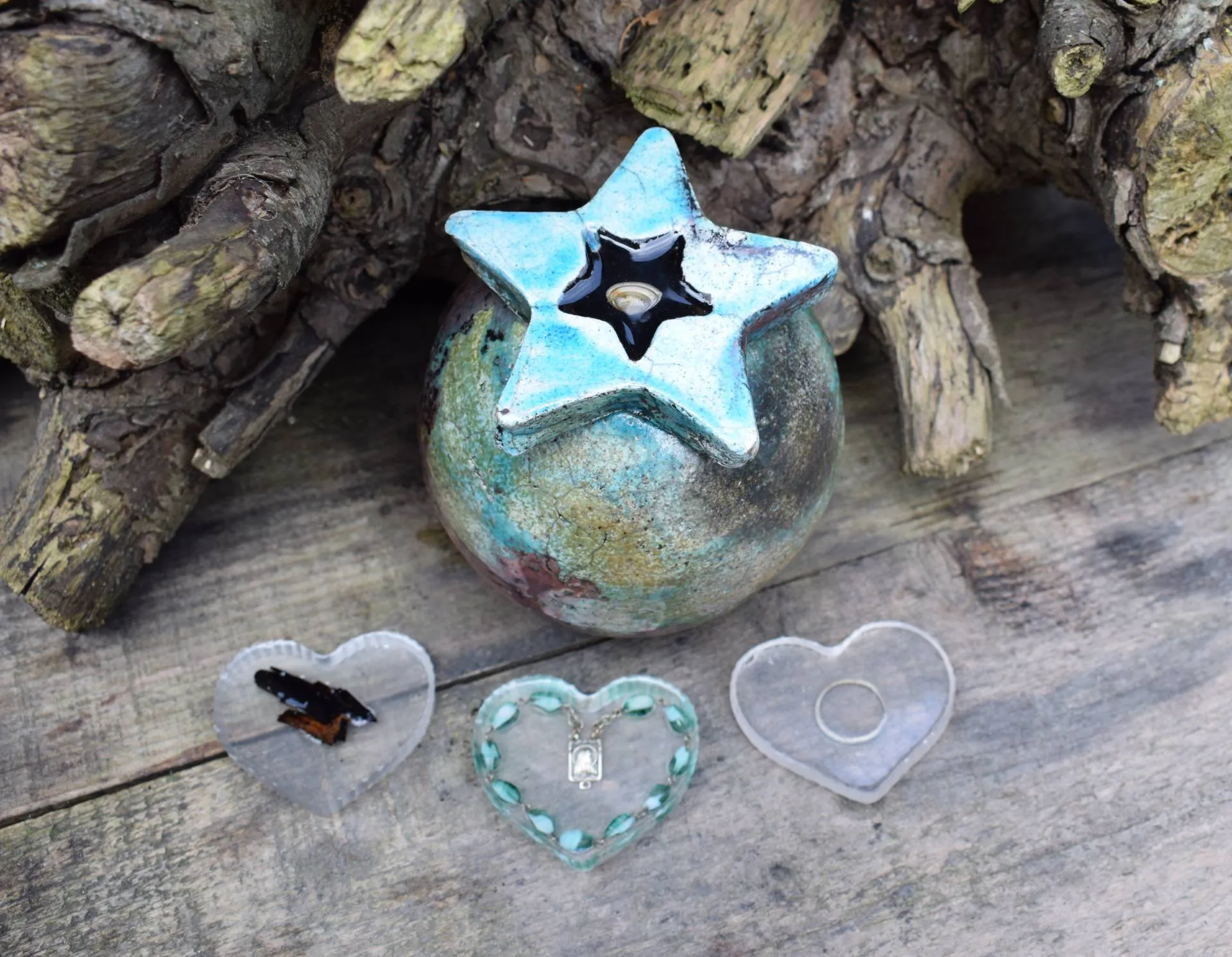 Keramiek urn met epoxy