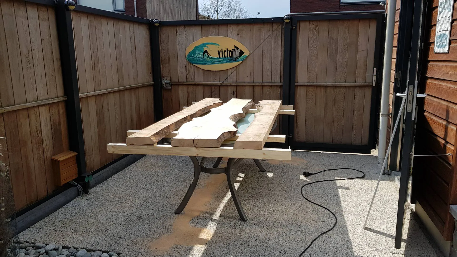 Hout voor de rivertable