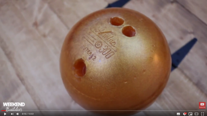 Weekendbuilders: Zelf een bowlingbal maken van epoxy.