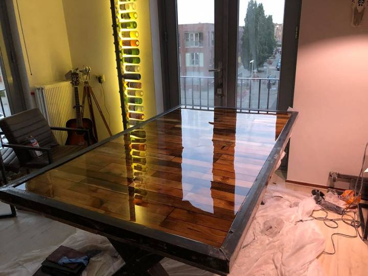 Renco van Harten: Tafel met epoxy