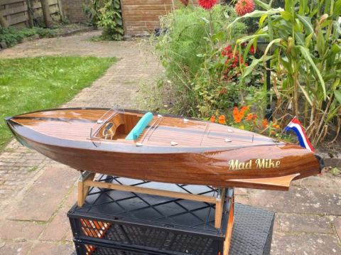 Epoxy modelboot – Mr.Boat